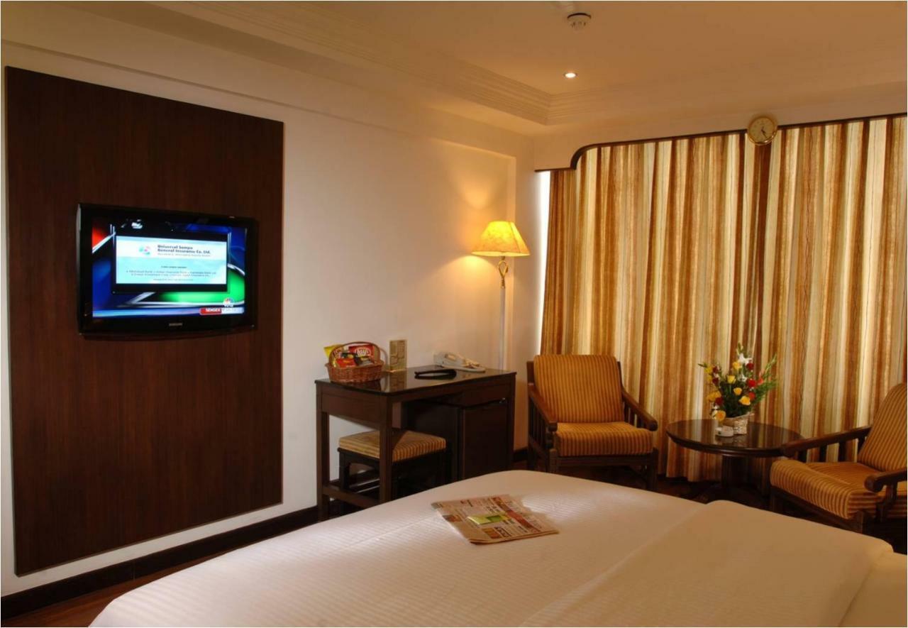 Cag Pride Hotell Coimbatore Exteriör bild